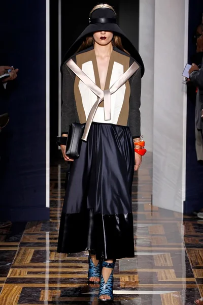 Look 34